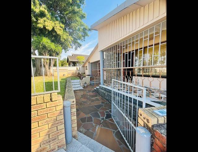 7 BEDROOM HOUSE FOR SALE IN DUFF'S ROAD